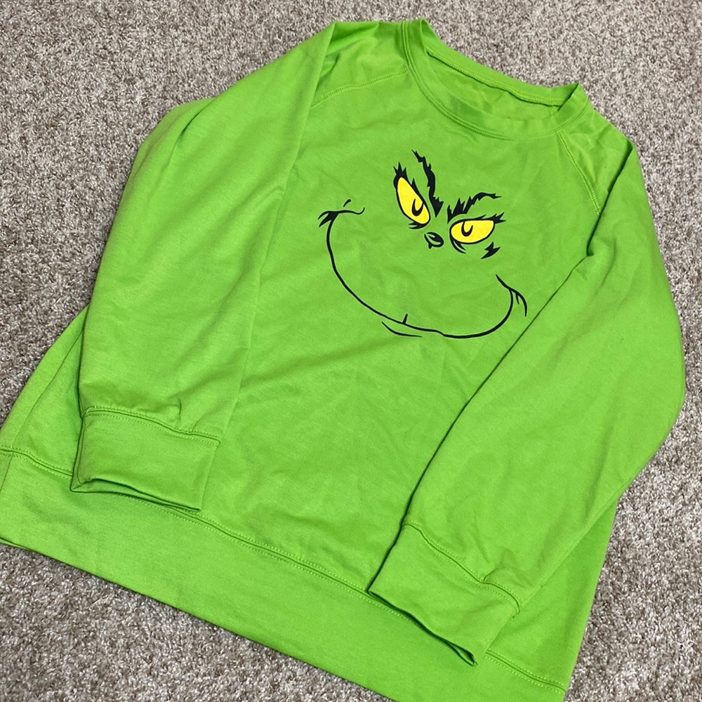 Women’s long sleeve Grinch tee.